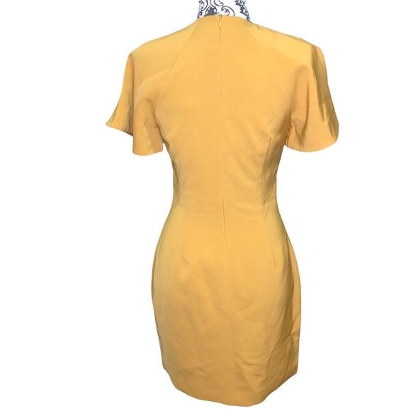 Keepsake dress the colour is a mustard with short sleeve size small - Picture 2 of 10